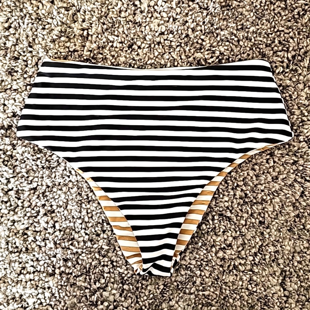 Raisins Semi High Rise Striped Reversible Bikini Bottoms Size M Beach Summer